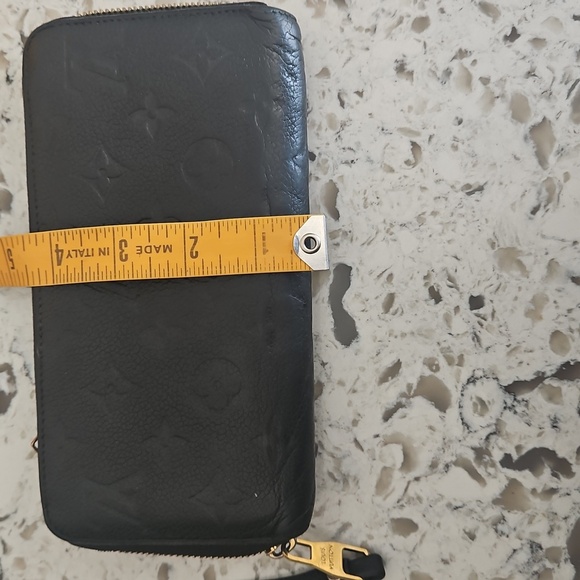 Louis Vuitton Black Embossed Leather Wallet/Wristlet - Needs Rehab - Picture 14 of 15